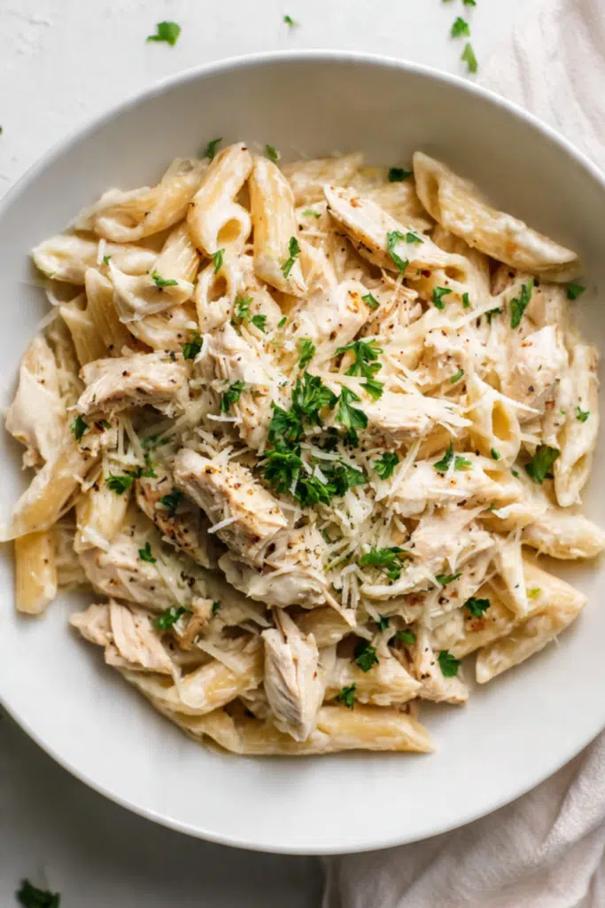 Slow Cooker Garlic Parmesan Chicken Pasta